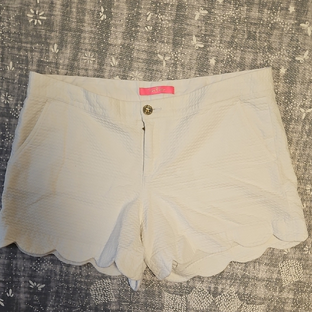 Lilly Pulitzer White Scallop Edge Shorts